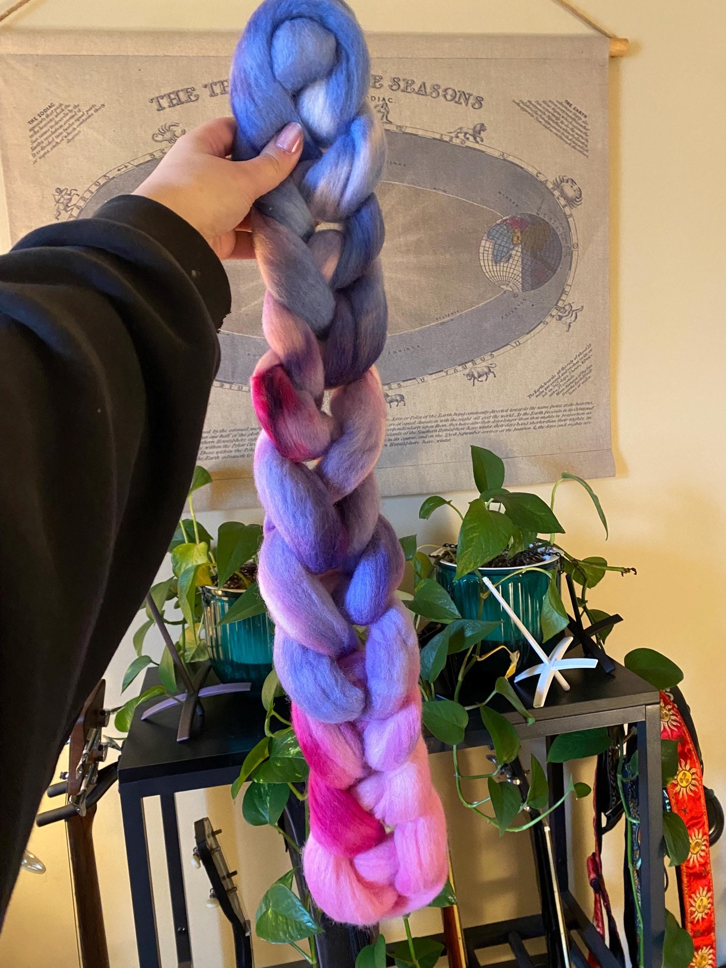 Hand Dyed Merino Wool Roving for Spinning, Felting (50-100g) | Hydrangea