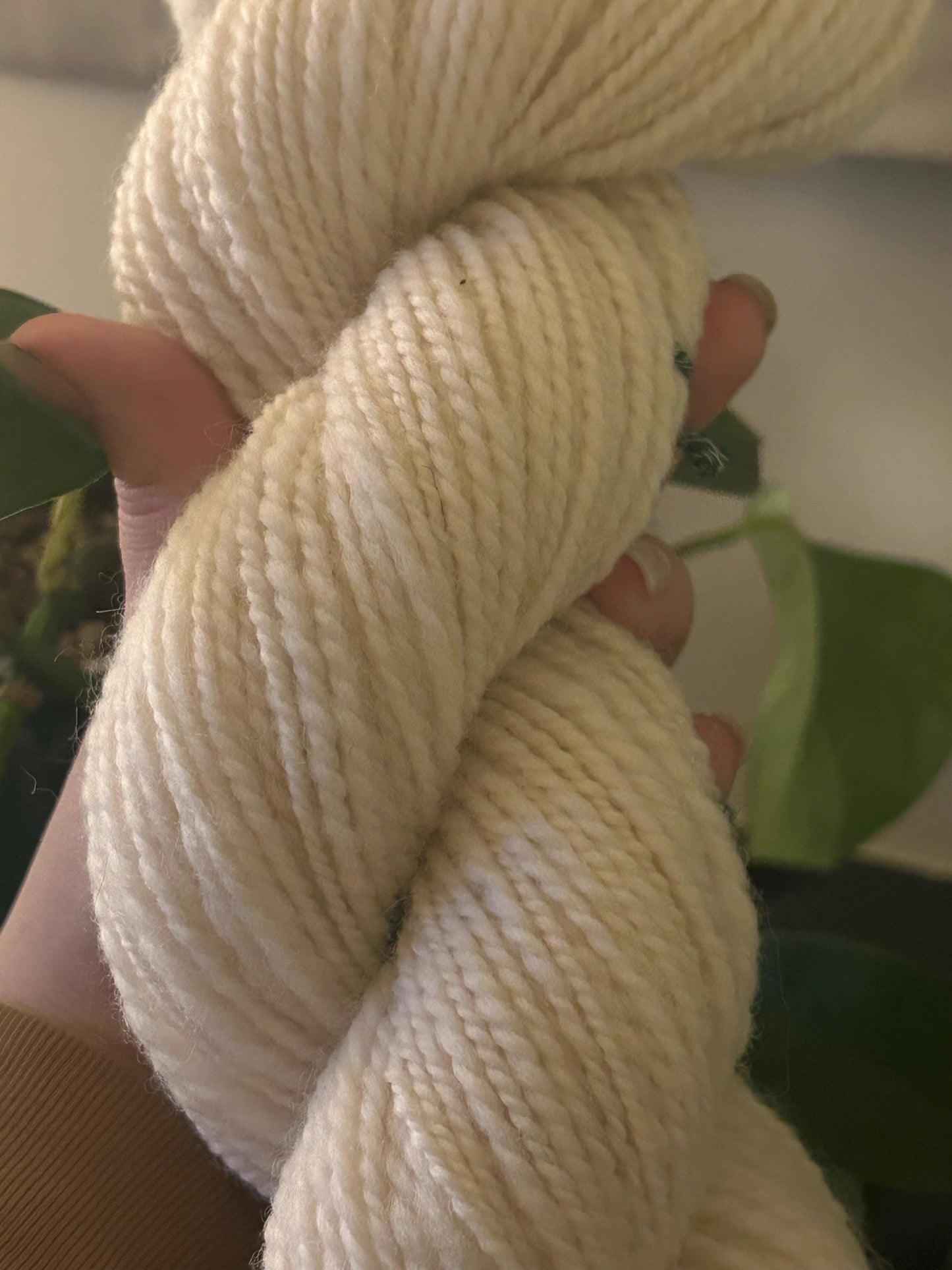 Hand Spun Yarn | White Corriedale Hank | 100g